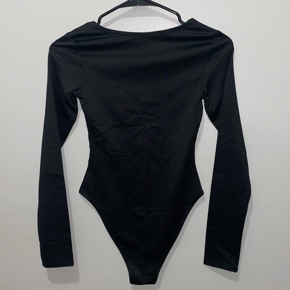 H&M black body suit with half zip front. Size XS - Picture 3 of 3